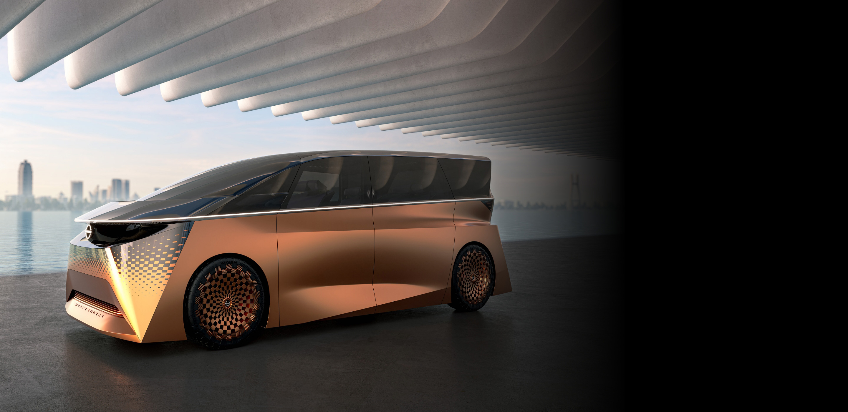 Nissan Hyper Tourer 