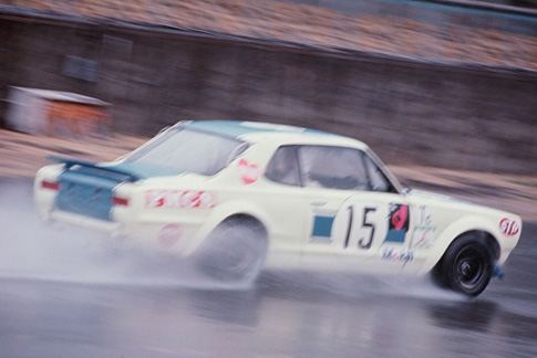 スカイライン2000GT-R 15号車（高橋国光）総合優勝