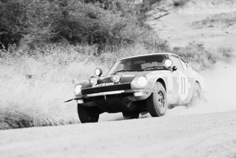 ダットサン240Z 1号車（メッタ／ドルーズ組）総合優勝