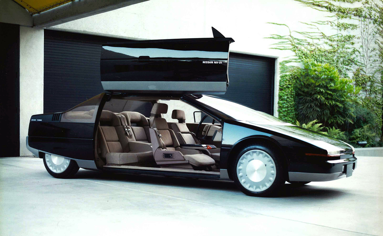 ガルウィングドアを備えた流線形の車体が特徴の「NX-21コンセプトカー」